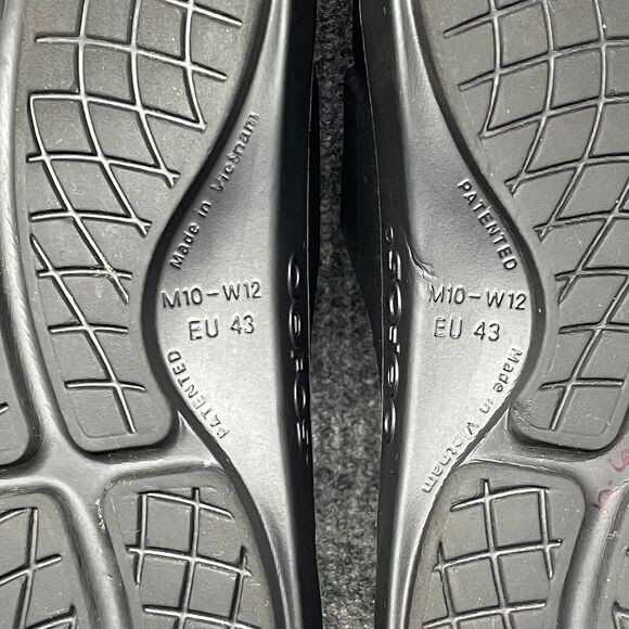 OOFOS Black Men's Sandals - Picture 6 of 6